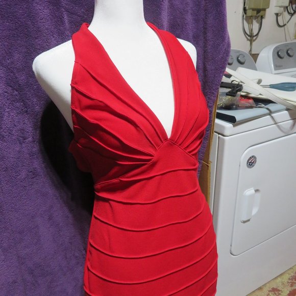 Gorgeous Halter-Style RED dress.  Size M and worn ONCE! Brand is PEEP - Picture 2 of 11